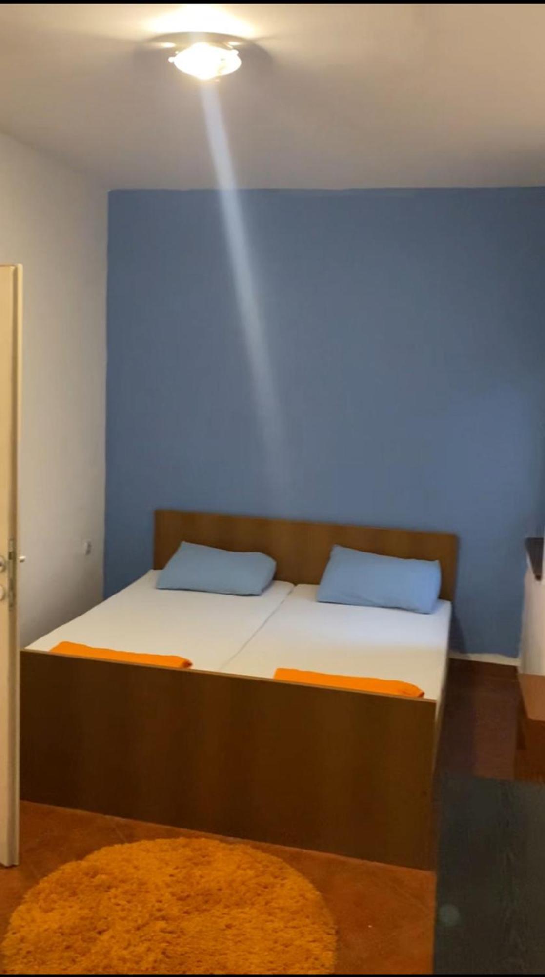 Blue Orange Hostel Szkopje Kültér fotó